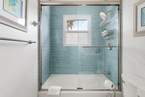 Hair dryer - Pet-Friendly Cottage by the Beach (Folly Beach)