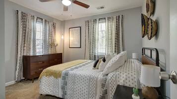 3 bedrooms, iron/ironing board, WiFi, bed sheets