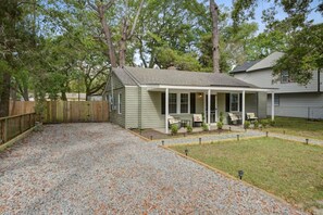 Exterior - 3 Bedroom - 20 Minutes to Downtown - Big Backyard! (North Charleston)