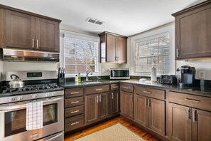 Fridge, microwave, oven, stovetop - Charleston Duplex Home 5BR - Walk to King Street (Charleston)