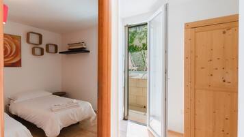 2 bedrooms, WiFi, bed sheets