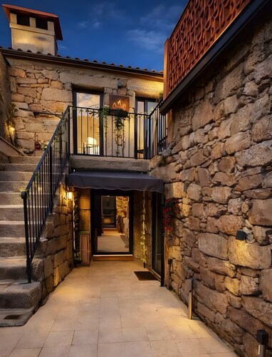 Refuge in the Tua Valley with Private Jacuzzi and Stunning Views