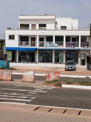 Exterior - Cosy Studio Apartment at Mahama Road near Tse Addo (Accra)