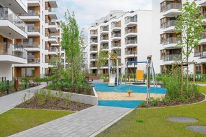 Children’s area - Comfortable Apartment | Parking | Remote Work (Warszawa)