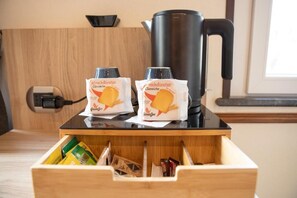 Classic Single Room, Balcony, Courtyard View | Coffee and/or coffee maker - Antica Piacenza (Piacenza)