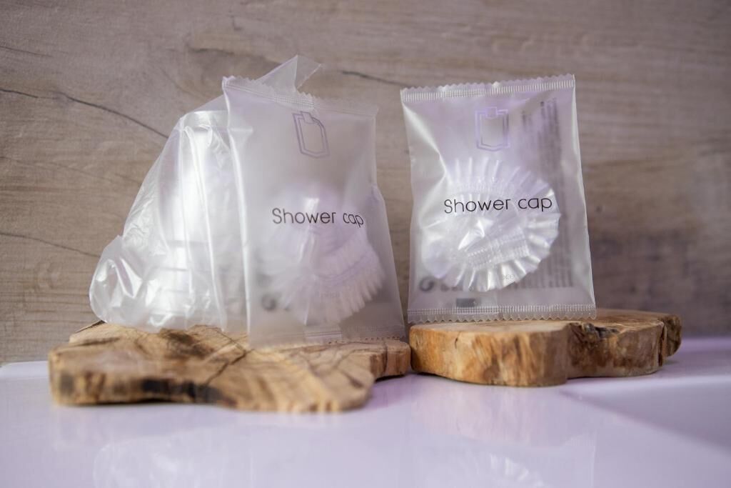 Phòng đơn phong cách cổ điển, ban công, quang cảnh sân vườn | Tiện nghi phòng tắm