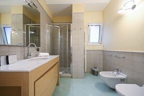 Shower, bidet, towels, shampoo - Me too exclusive apartments - Calefati DB (Bari)