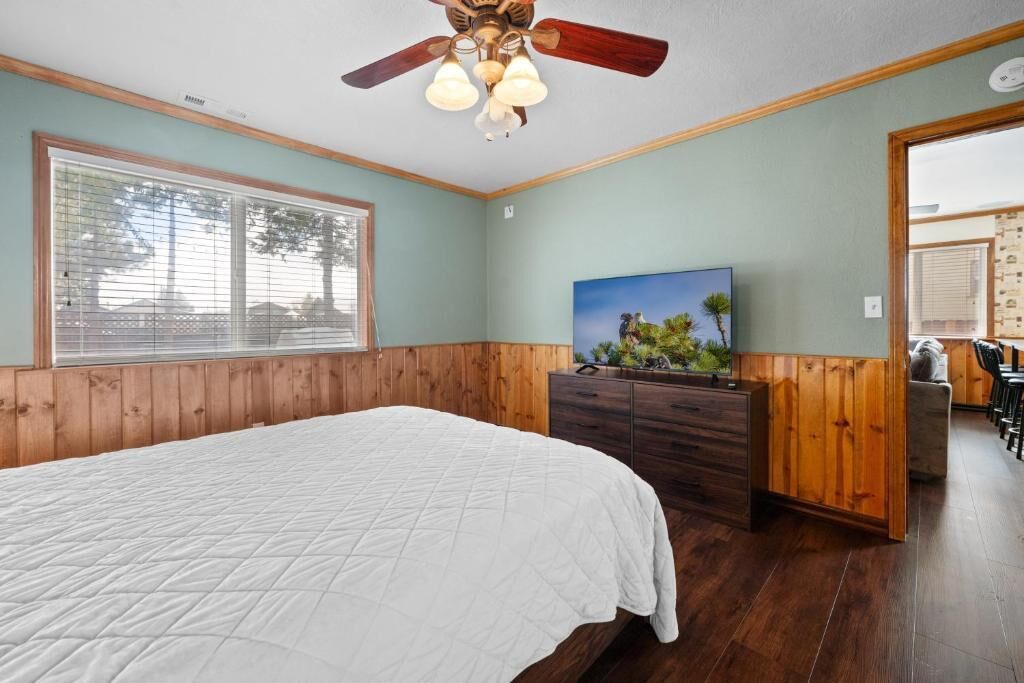 Hus Basic - uteplats - utsikt mot bergen