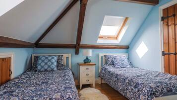 2 bedrooms, individually decorated, individually furnished, free WiFi