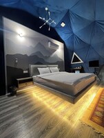 Cortinas blackout, tabla de planchar con plancha y wifi gratis 