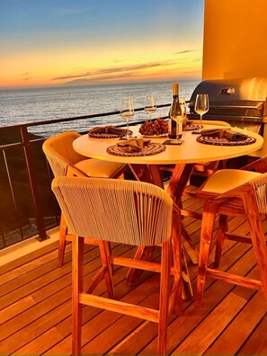 Outdoor dining - Oceanfront Luxury Boutique Villa-Pool, Spas, Fitness, Yoga-Casa Luxe at Cerritos (Los Cerritos)