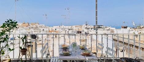 屋外ダイニングエリア