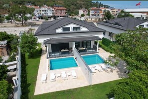 Exterior - Spacious 3-bedroom villa in beautiful Antalya with AC (Antalya)