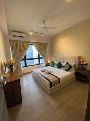 Soundproofing, iron/ironing board, free WiFi - Agile Grand Prime  suite TRX by KL (Kuala Lumpur)