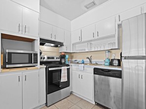 Microwave, oven, stovetop, dishwasher - St Andrews Charmer 4 Blocks From The Bay (Panama City)