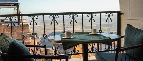 Habitación Deluxe, balcón, vistas a la ciudad | Balcón