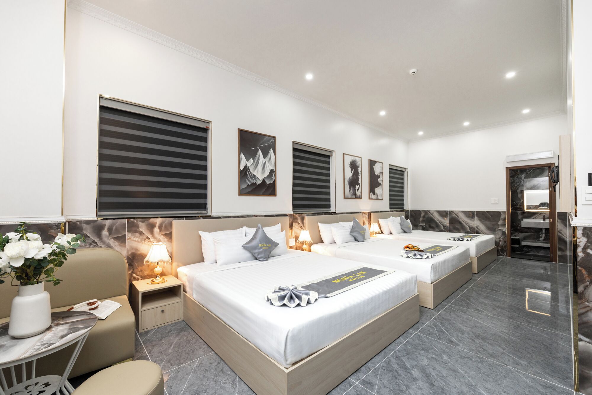 Kolmen hengen luksushuone, näköala pihalle