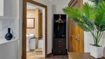 Superior Quadruple Room | Interior