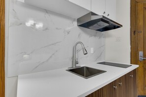Classic Studio | Private kitchen - Maison Paris (Montréal)
