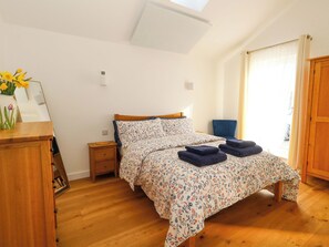 1 habitación, decoración personalizada y muebles diferentes 