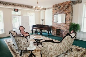 Interior - B&B-River Views, Shawnee Getaway, Sarah Room (Elizabethtown)