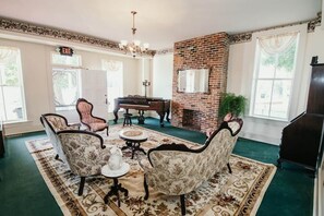 Interior - B&B-River Views, Shawnee Getaway, Charlotte Room (Elizabethtown)