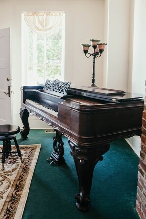 Interior - B&B-River Views, Shawnee Getaway, Charlotte Room (Elizabethtown)