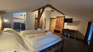 Comfort Studio | In-room safe, blackout drapes, free WiFi - Endorfer Stubn (Bad Endorf)