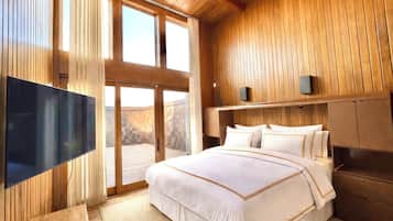 5 bedrooms, iron/ironing board, WiFi, bed sheets