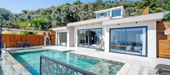 Sea view villa in Kaş Kalkan, suitable for 6 people.