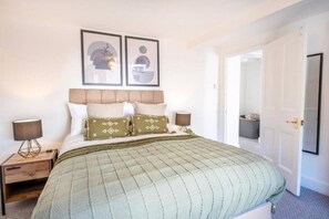 3 chambres, fer et planche à repasser, Wi-Fi, literie fournie