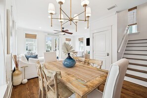 Dining - Community Pool! Deeded Beach Access! 4 Bikes! (Inlet Beach)