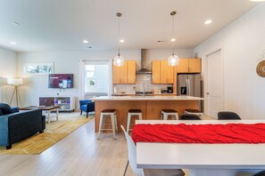 Dining - Charming 4BR Getaway Two Suites + Great Layout (Charlotte)