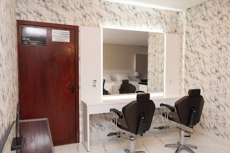 Deluxe Double Room. LAGOS HOTEL