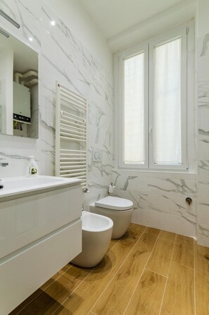 Bathroom - Vrbo Property (Sanremo)