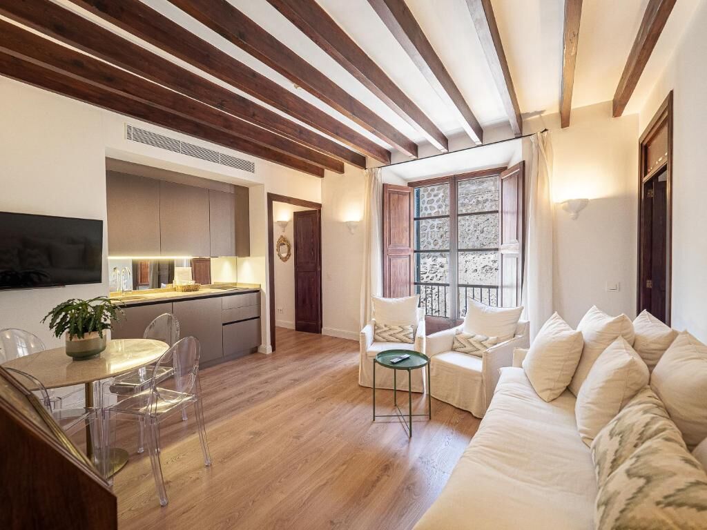 Classic Apartment | Living area