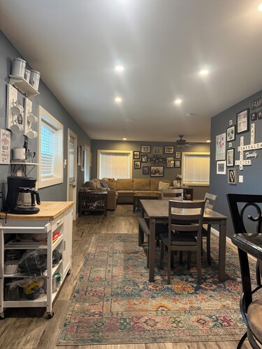 Perfect Bishop Getaway 1 Bed, Shared Bath! North