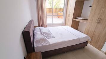 2 bedrooms, free WiFi, bed sheets, wheelchair access