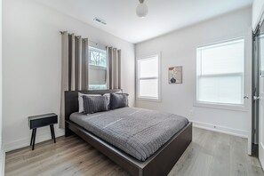 WiFi, bed sheets - 4 BR Parkside Retreat - close to Uptown! (Charlotte)