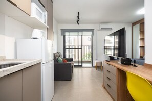 Interior - Studio com Varanda ao Lado da Estação Pinheiros (São Paulo)