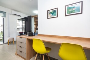 Interior - Studio com Varanda ao Lado da Estação Pinheiros (São Paulo)