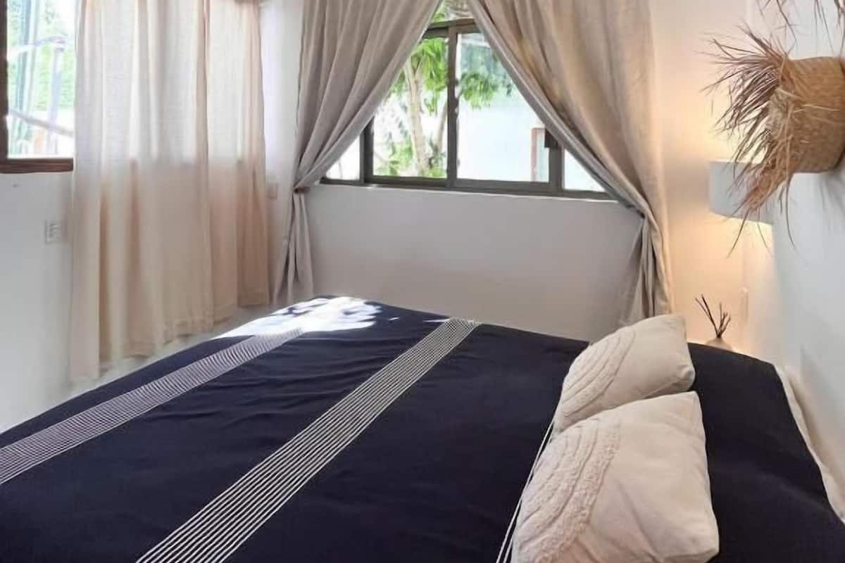 Romantic Villa, Pool View