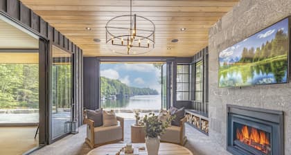Lake Joseph Beach house - Bringing the Caribbean to Muskoka