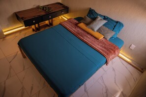 2 chambres, fer et planche à repasser, Wi-Fi, draps fournis