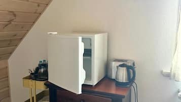 Standard Triple Room, Garden View | Interior