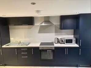 Private kitchen - Lux Wolverhampton Stay Near Molineux Stadium (Wolverhampton)