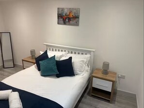 Room - Lux Wolverhampton Stay Near Molineux Stadium (Wolverhampton)