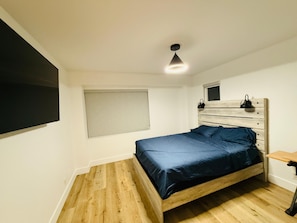 Room - Remodeled House - 15 Minutes from the Beach (Signal Hill)