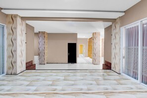 Interior - Townhouse Oak near Stasiun Purwosari for (Baki)