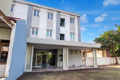 Townhouse Oak near Stasiun Purwosari for